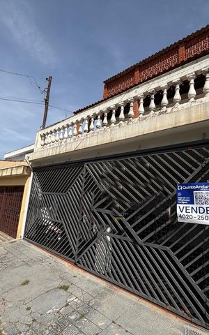 Casa à venda com 240m², 3 quartos e 3 vagasFachada