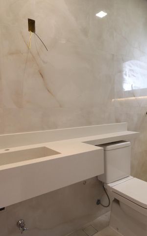 Casa à venda com 205m², 3 quartos e 4 vagasBanheiro da Suíte 2