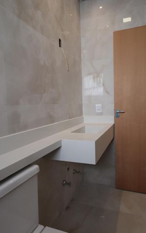 Casa à venda com 205m², 3 quartos e 4 vagasBanheiro da Suíte 3