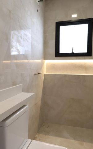 Casa à venda com 205m², 3 quartos e 4 vagasBanheiro da Suíte 2