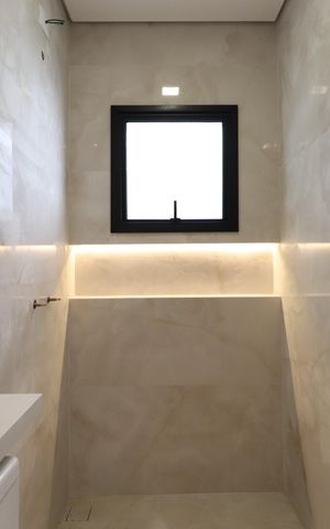 Casa à venda com 205m², 3 quartos e 4 vagasBanheiro da Suíte 2