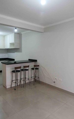 Casa à venda com 64m², 2 quartos e 2 vagas Casa à venda com 64m², 2 quartos e 2 vagasSala