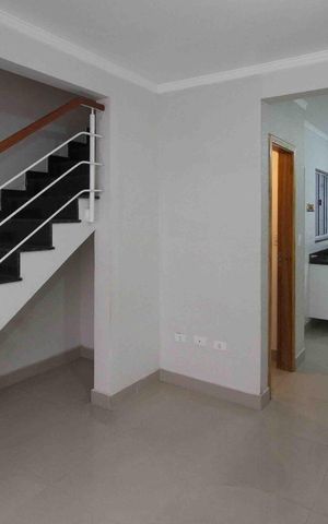 Casa à venda com 64m², 2 quartos e 2 vagas Casa à venda com 64m², 2 quartos e 2 vagasSala