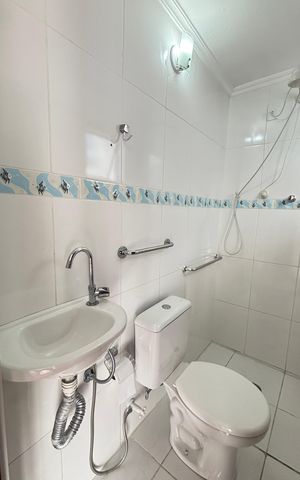 Casa para alugar com 116m², 2 quartos e 1 vaga Casa para alugar com 116m², 2 quartos e 1 vagaBanheiro