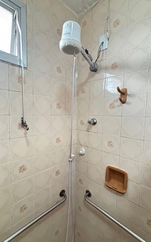 Casa para alugar com 116m², 2 quartos e 1 vaga Casa para alugar com 116m², 2 quartos e 1 vagaBanheiro de Serviço