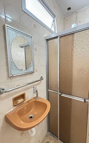 Casa para alugar com 116m², 2 quartos e 1 vaga Casa para alugar com 116m², 2 quartos e 1 vagaBanheiro de Serviço
