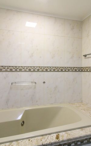 Apartamento à venda com 280m², 3 quartos e 3 vagas Apartamento à venda com 280m², 3 quartos e 3 vagasBanheiro da Suíte