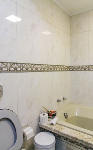 Apartamento à venda com 280m², 3 quartos e 3 vagas Apartamento à venda com 280m², 3 quartos e 3 vagasBanheiro da Suíte