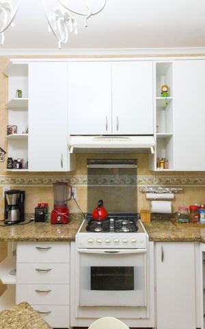 Apartamento à venda com 280m², 3 quartos e 3 vagas Apartamento à venda com 280m², 3 quartos e 3 vagasCozinha