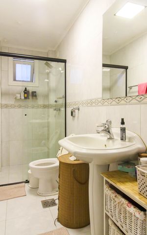Apartamento à venda com 280m², 3 quartos e 3 vagas Apartamento à venda com 280m², 3 quartos e 3 vagasBanheiro 2