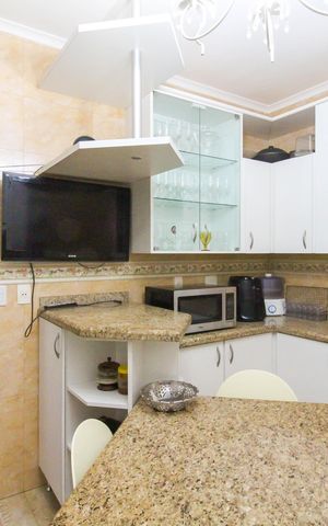Apartamento à venda com 280m², 3 quartos e 3 vagas Apartamento à venda com 280m², 3 quartos e 3 vagasCozinha
