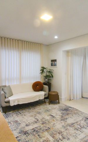 Apartamento à venda com 280m², 3 quartos e 3 vagas Apartamento à venda com 280m², 3 quartos e 3 vagasSala 1