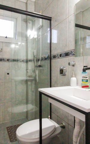 Apartamento à venda com 280m², 3 quartos e 3 vagas Apartamento à venda com 280m², 3 quartos e 3 vagasBanheiro 1