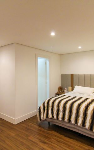 Apartamento à venda com 280m², 3 quartos e 3 vagas Apartamento à venda com 280m², 3 quartos e 3 vagasSuíte