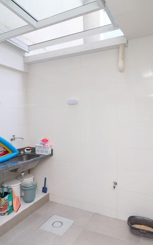 Casa de condomínio à venda com 186m², 4 quartos e 2 vagasÁrea de Serviço