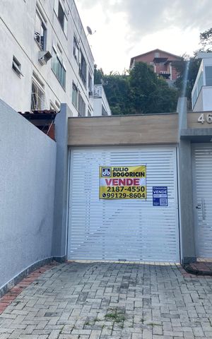 Casa de condomínio à venda com 186m², 4 quartos e 2 vagasFachada