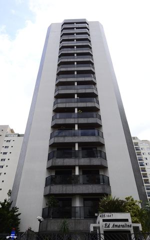 Apartamento à venda com 120m², 3 quartos e 2 vagasFachada