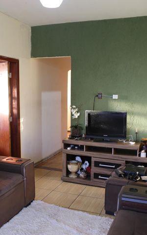 Casa à venda com 420m², 4 quartos e 7 vagasSala