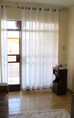Casa à venda com 420m², 4 quartos e 7 vagasSala