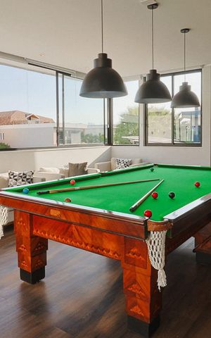 Casa à venda com 850m², 5 quartos e 6 vagas Casa à venda com 850m², 5 quartos e 6 vagasSalão de Jogos