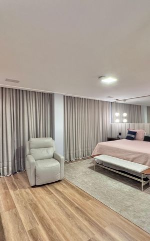 Casa à venda com 850m², 5 quartos e 6 vagas Casa à venda com 850m², 5 quartos e 6 vagasSuíte 1