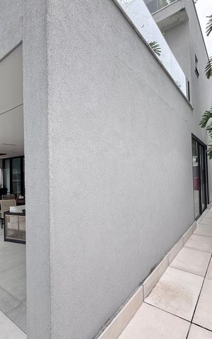 Casa à venda com 850m², 5 quartos e 6 vagas Casa à venda com 850m², 5 quartos e 6 vagasÁrea externa