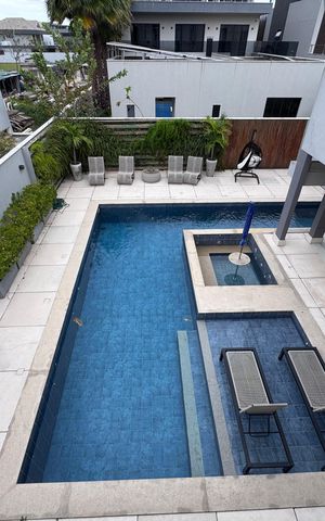 Casa à venda com 850m², 5 quartos e 6 vagas Casa à venda com 850m², 5 quartos e 6 vagasTerraço - Vista
