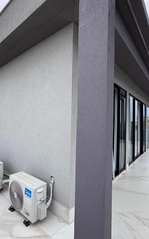 Casa à venda com 850m², 5 quartos e 6 vagas Casa à venda com 850m², 5 quartos e 6 vagasTerraço