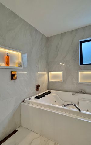 Casa à venda com 850m², 5 quartos e 6 vagas Casa à venda com 850m², 5 quartos e 6 vagasSuíte 1 - Banheiro