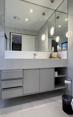 Casa à venda com 850m², 5 quartos e 6 vagas Casa à venda com 850m², 5 quartos e 6 vagasSuíte 2 - Banheiro