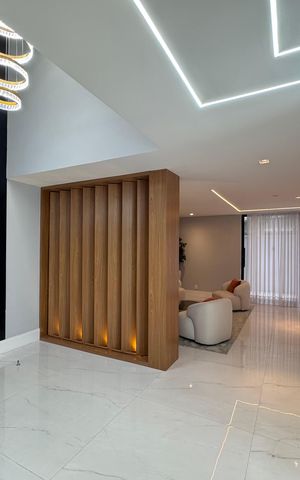 Casa à venda com 850m², 5 quartos e 6 vagas Casa à venda com 850m², 5 quartos e 6 vagasSala