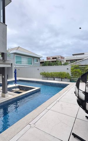 Casa à venda com 850m², 5 quartos e 6 vagas Casa à venda com 850m², 5 quartos e 6 vagasÁrea externa