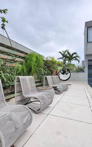 Casa à venda com 850m², 5 quartos e 6 vagas Casa à venda com 850m², 5 quartos e 6 vagasÁrea externa