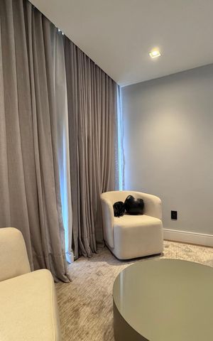 Casa à venda com 850m², 5 quartos e 6 vagas Casa à venda com 850m², 5 quartos e 6 vagasSala