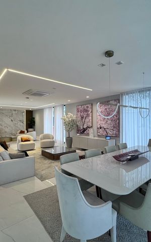 Casa à venda com 850m², 5 quartos e 6 vagas Casa à venda com 850m², 5 quartos e 6 vagasSala