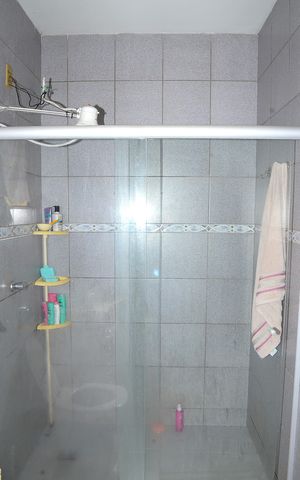 Casa à venda com 230m², 3 quartos e 2 vagasBanheiro da Suíte