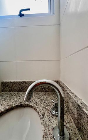 Apartamento à venda com 65m², 2 quartos e 2 vagas Apartamento à venda com 65m², 2 quartos e 2 vagasBanheiro da Suíte