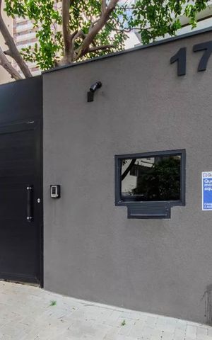 Casa de condomínio à venda com 168m², 3 quartos e 2 vagasFachada + Placa