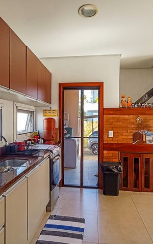 Casa de condomínio à venda com 175m², 3 quartos e 3 vagas Casa de condomínio à venda com 175m², 3 quartos e 3 vagasCozinha