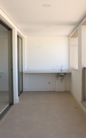 Apartamento à venda com 162m², 4 quartos e 2 vagasVaranda