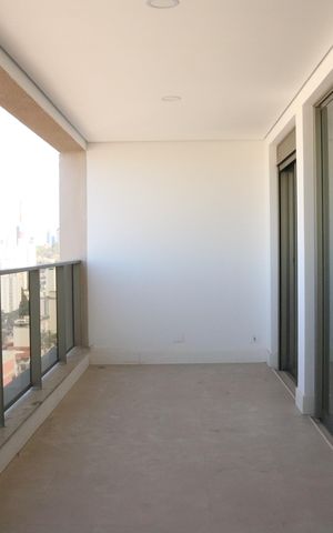 Apartamento à venda com 162m², 4 quartos e 2 vagasVaranda