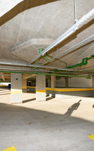 Apartamento à venda com 323m², 4 quartos e 4 vagas Apartamento à venda com 323m², 4 quartos e 4 vagasGaragem