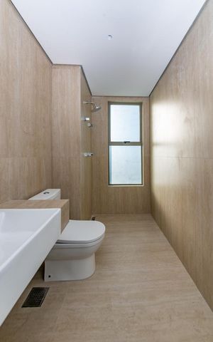 Apartamento à venda com 323m², 4 quartos e 4 vagas Apartamento à venda com 323m², 4 quartos e 4 vagasBanheiro da Suíte 2
