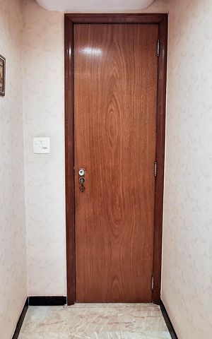 Apartamento à venda com 200m², 4 quartos e 2 vagas Apartamento à venda com 200m², 4 quartos e 2 vagasLavabo