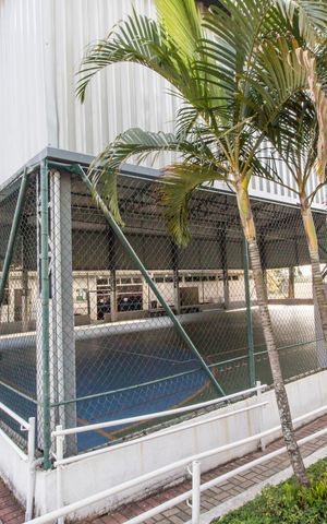 Casa de condomínio à venda com 300m², 4 quartos e 4 vagasÁrea Externa