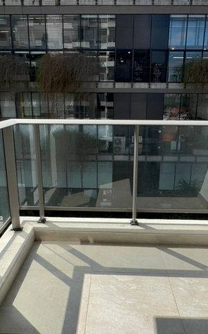 Apartamento à venda com 56m², 2 quartos e 1 vaga Apartamento à venda com 56m², 2 quartos e 1 vagaVaranda