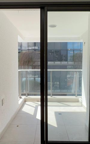 Apartamento à venda com 56m², 2 quartos e 1 vaga Apartamento à venda com 56m², 2 quartos e 1 vagaVaranda