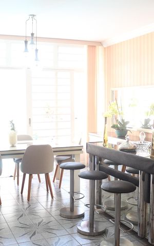 Casa à venda com 350m², 4 quartos e 4 vagasSala
