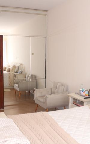 Casa à venda com 350m², 4 quartos e 4 vagasSuíte 4