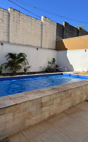 Casa de condomínio à venda com 311m², 4 quartos e 5 vagasPiscina